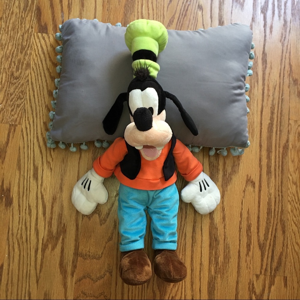 Disney Goofy Plush Medium Size Stuffed Animal